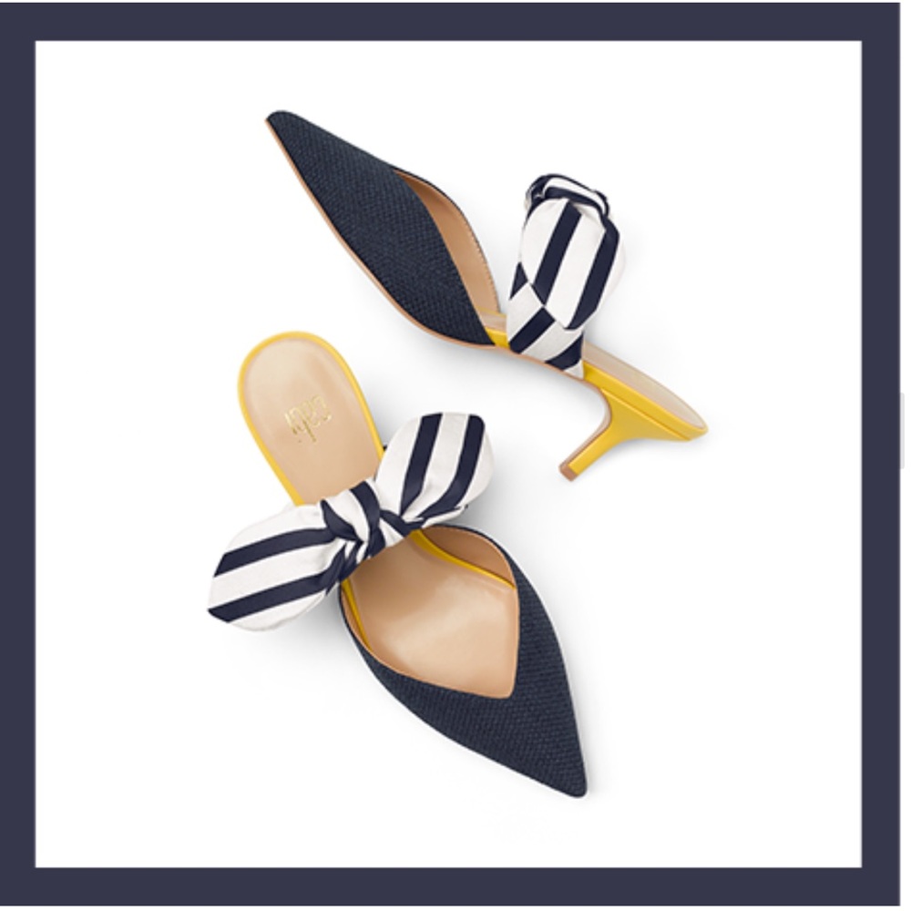 Bow kitten heel